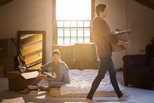 dachboden-dachgeschoss-ausbauen-wohnraum-menschen-05